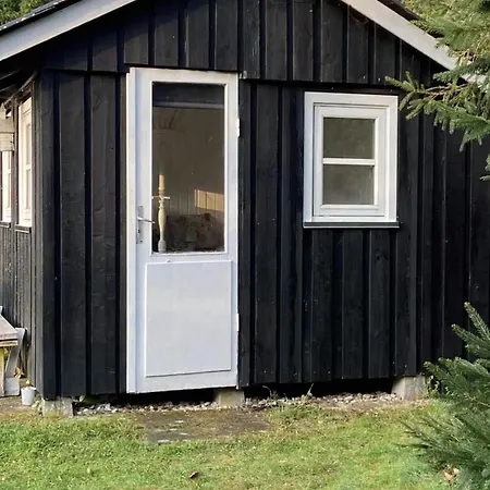 A Cozy Older Summerhouse On A Small Island Oro