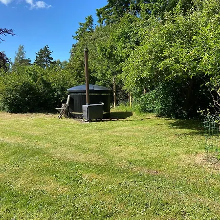 A Cozy Older Summerhouse On A Small Island Oro