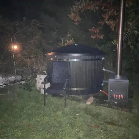 A Cozy Older Summerhouse On A Small Island Oro