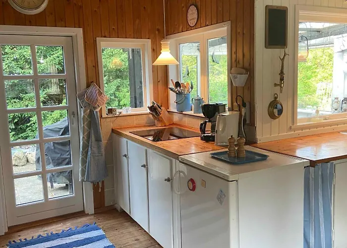 A Cozy Older Summerhouse On A Small Island * Oro