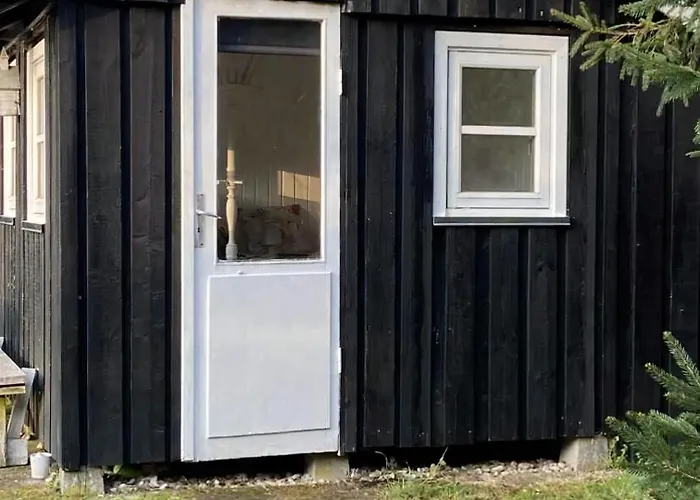 A Cozy Older Summerhouse On A Small Island Oro