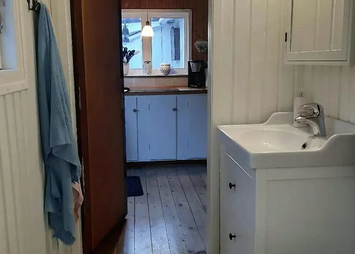 A Cozy Older Summerhouse On A Small Island Feriehus