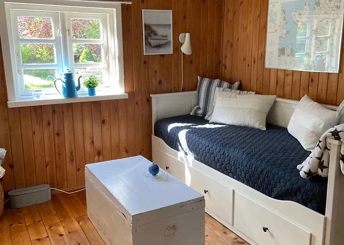 A Cozy Older Summerhouse On A Small Island Feriehus Oro