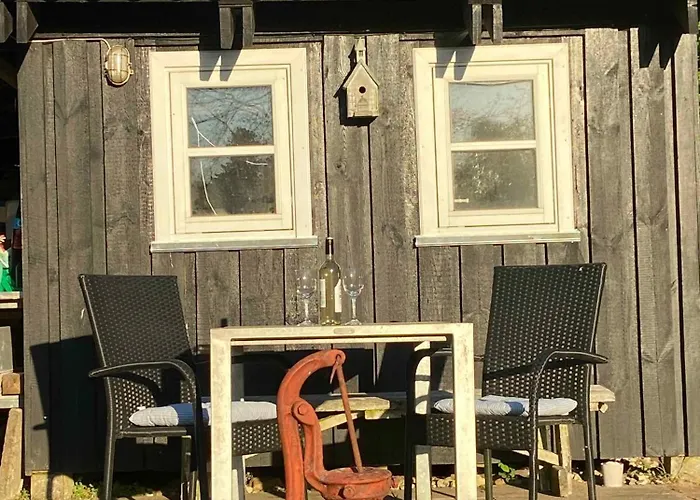 A Cozy Older Summerhouse On A Small Island Ferienhaus